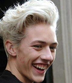 笑肌图片男,阳光少年的青春风采